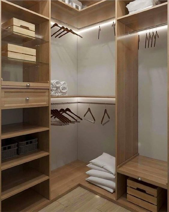 Custom Walk-in Closets