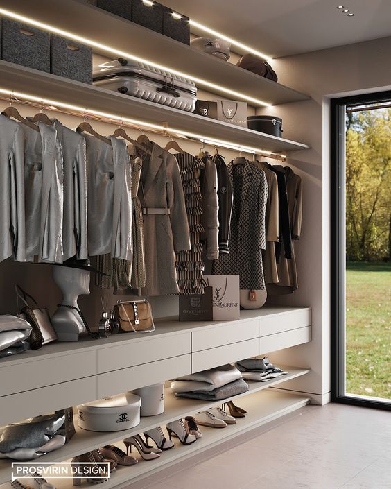 Custom Walk-in Closets