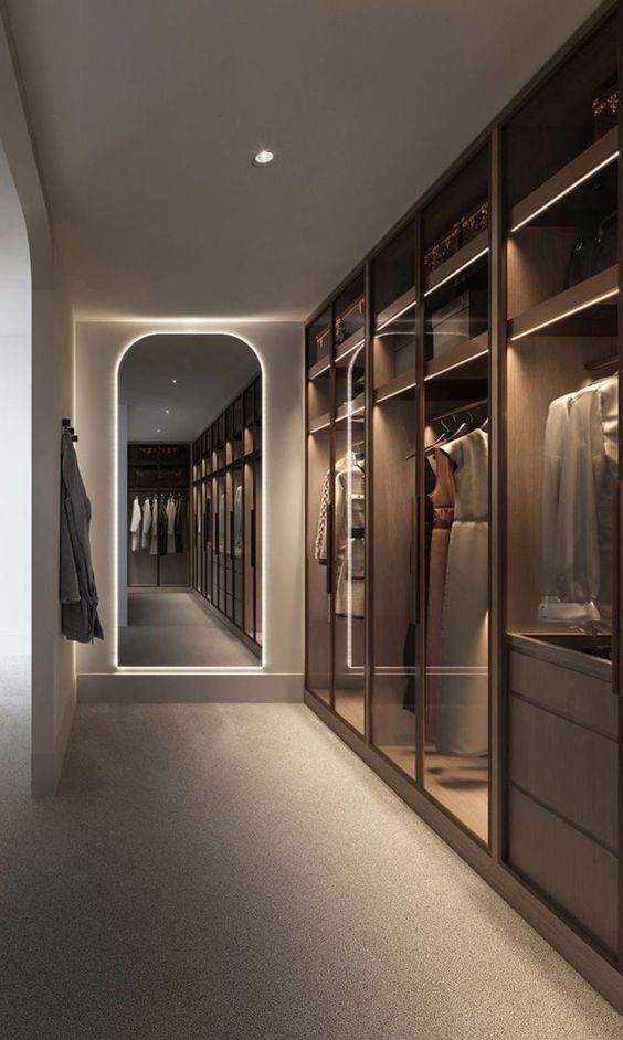 Custom Walk-in Closets